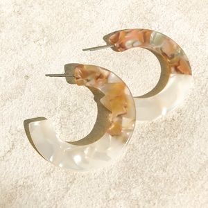 Light Tortoiseshell Round Hoop Earrings